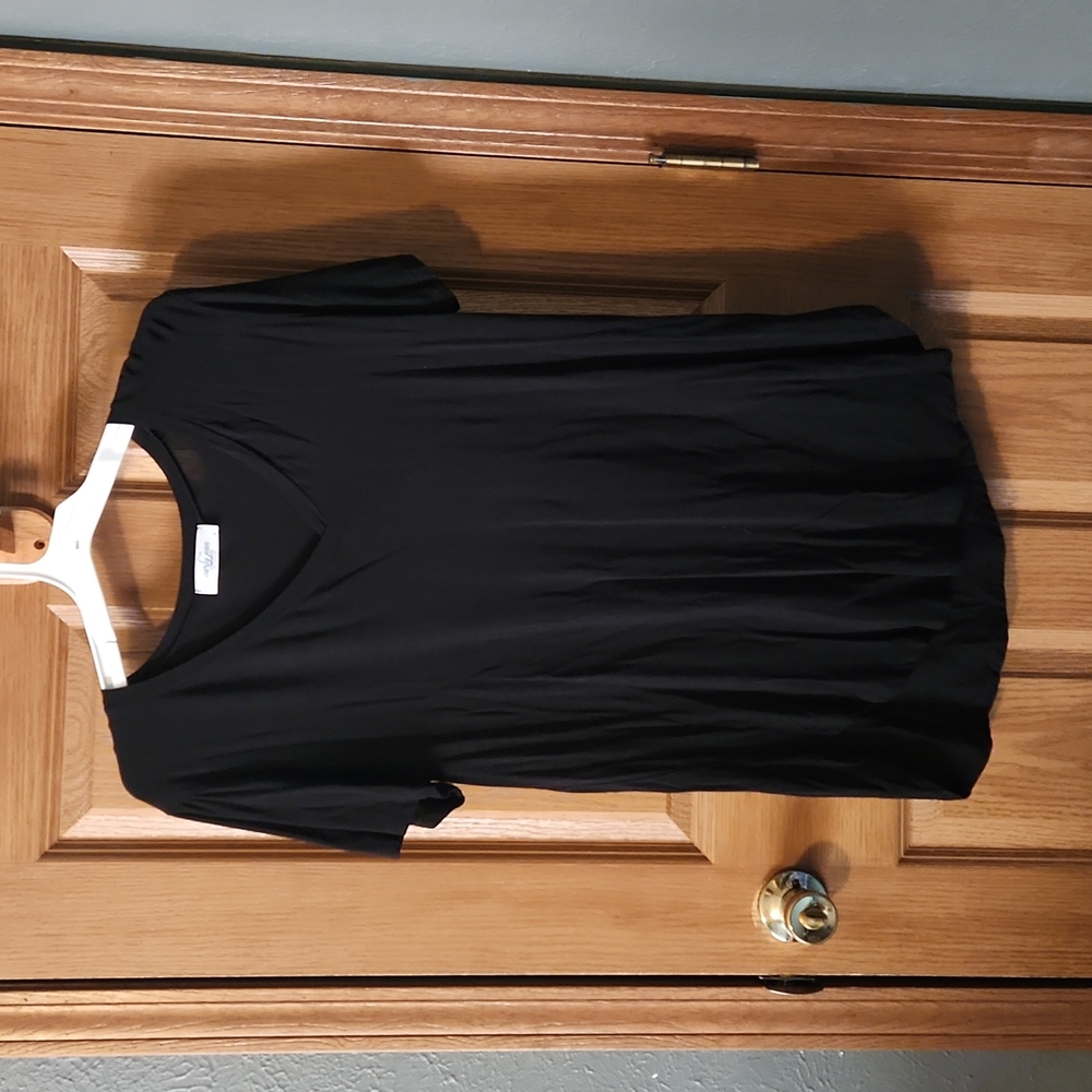 Carly Jean Favorite Tee